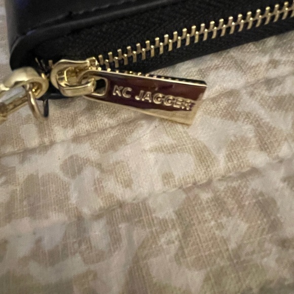 Kc Jagger wristlet - Picture 4 of 4